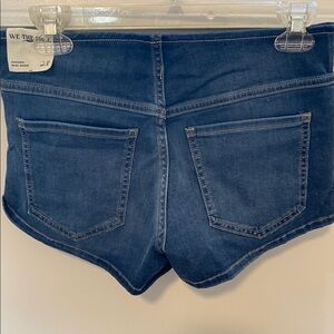 We The Free Blue Jean Shorts Pull on. Super stretchy